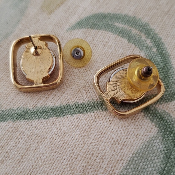Brown/Gold Earrings 🌟 - Picture 3 of 3